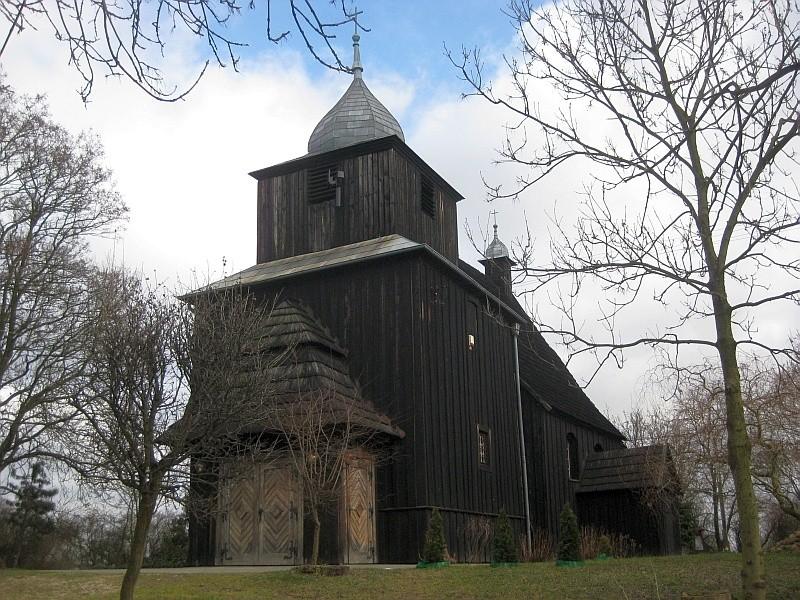 Wierzenica - drewniany kościół pw. Św. Mikołaja z XVI w.