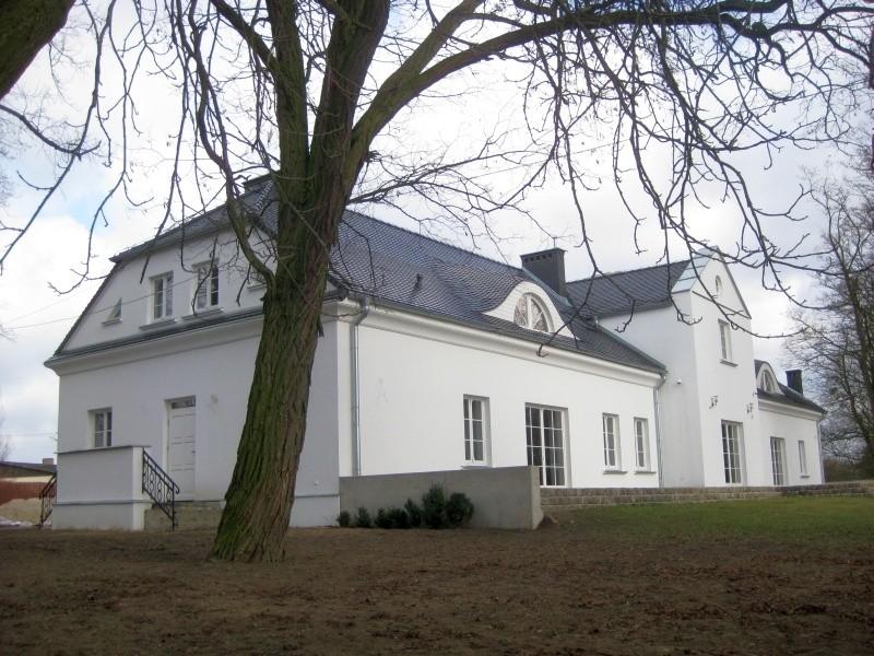 Wierzenica - dwór Augusta Cieszkowskiego, widok od parku