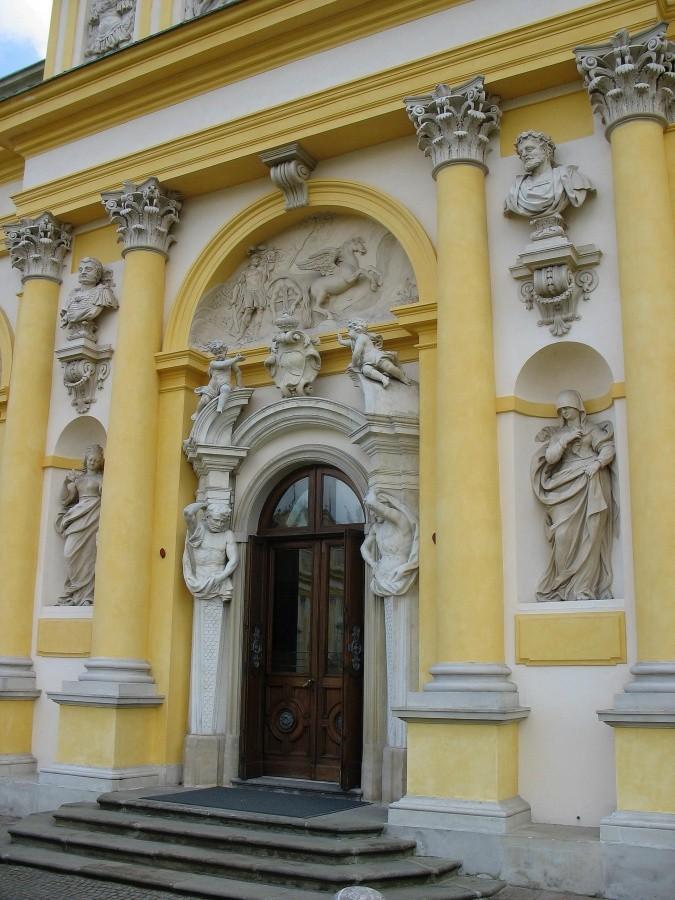 Wilanów – wejście do skrzydła południowego