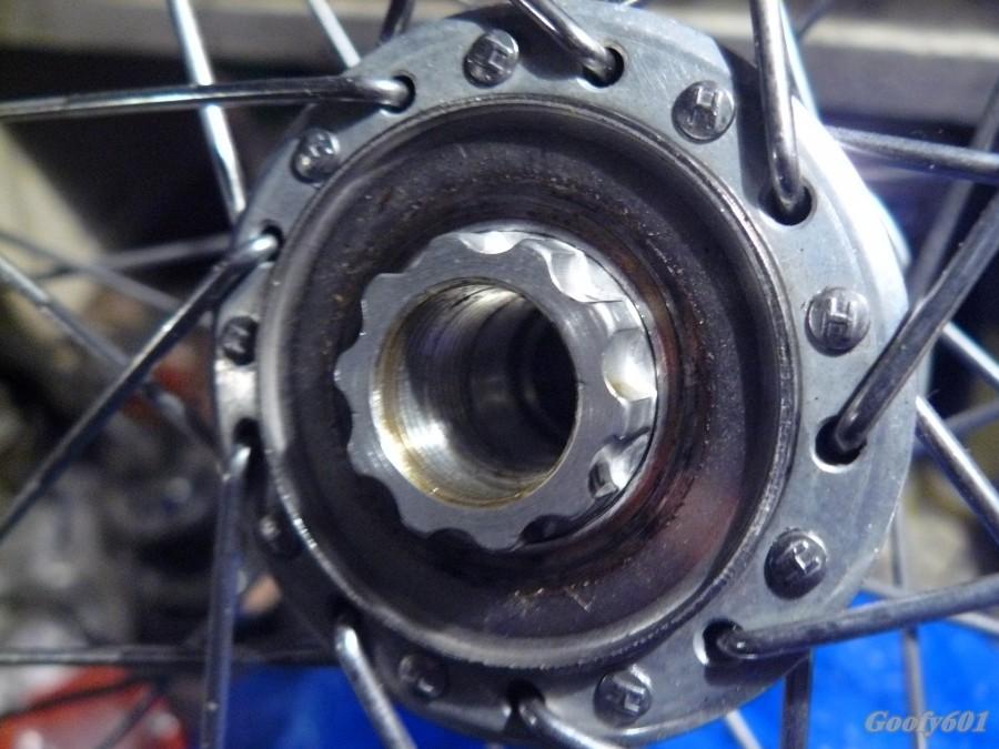 Piasta Shimano FH 1050 - mocowanie bębenka