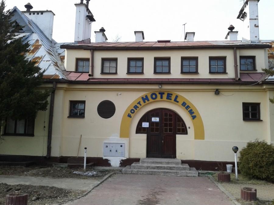 Zamknięty hotel na Fortach Bema
