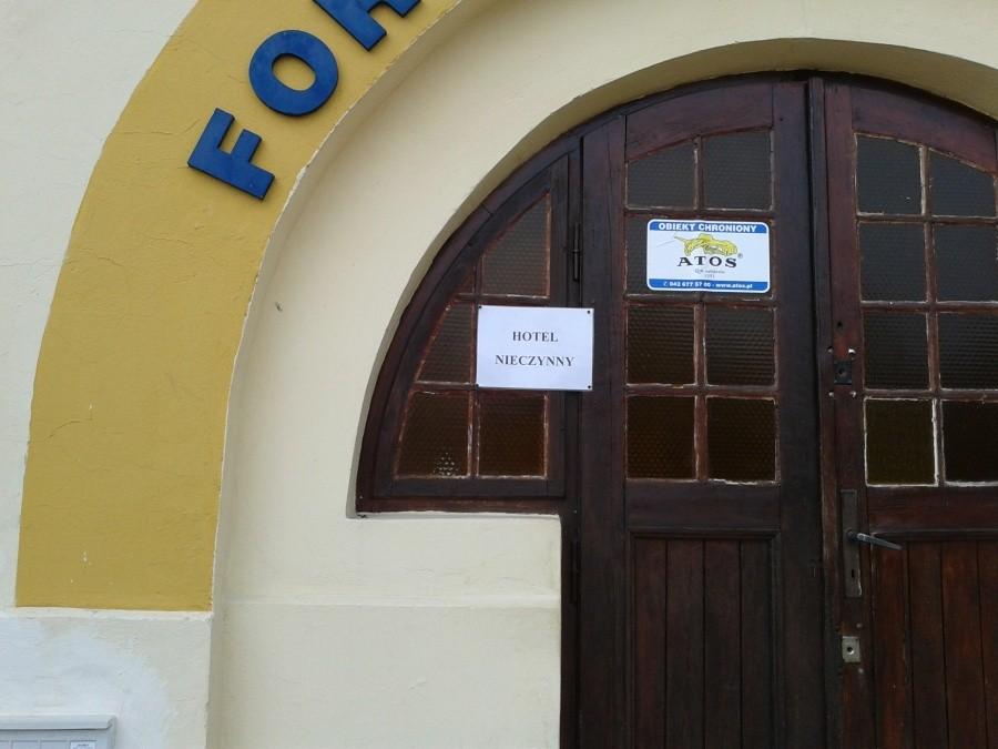 Kartka na drzwiach