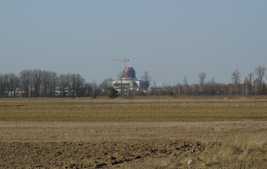 Widok ze ścieżki rowerowej do Powsina