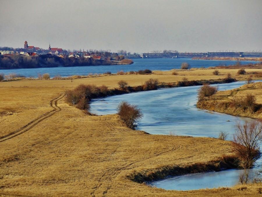 Widok na Wisłę i Tczew.