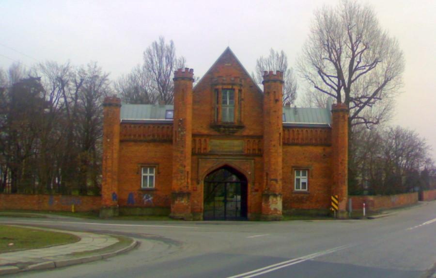 Brama do pałacu w Krzyżanowicach, wybudowana 1856 r