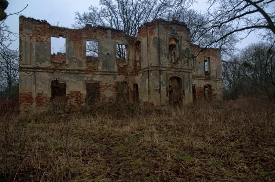 Czy to jeszcze ruina, czy już tylko stos cegieł