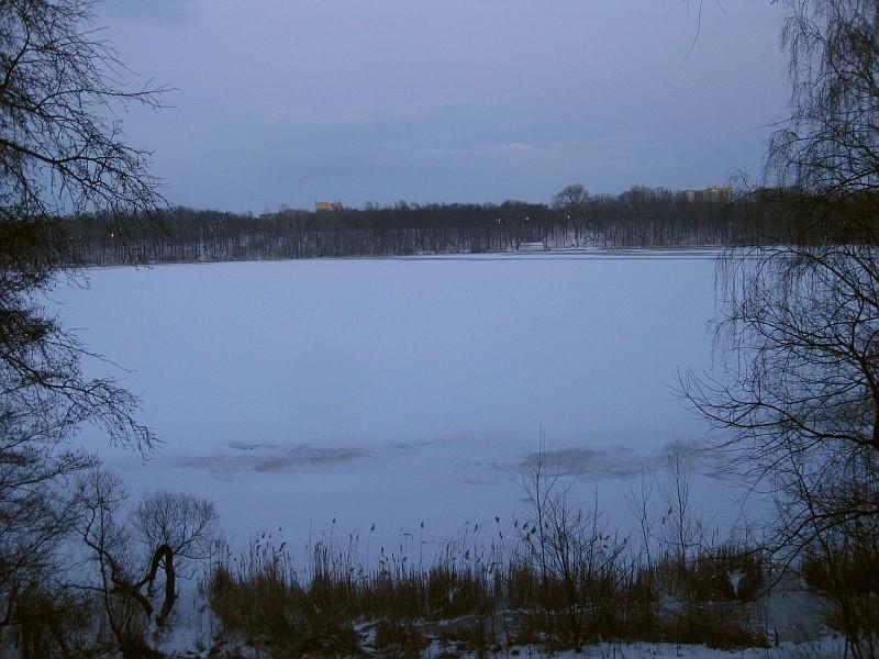 Jezioro Swarzędzkie zimową porą