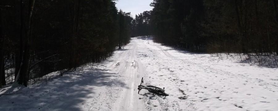 Podjazd 1. Szosa od strony Puszczykowa. Tu była walka o przyczepnośc na semislickach :)