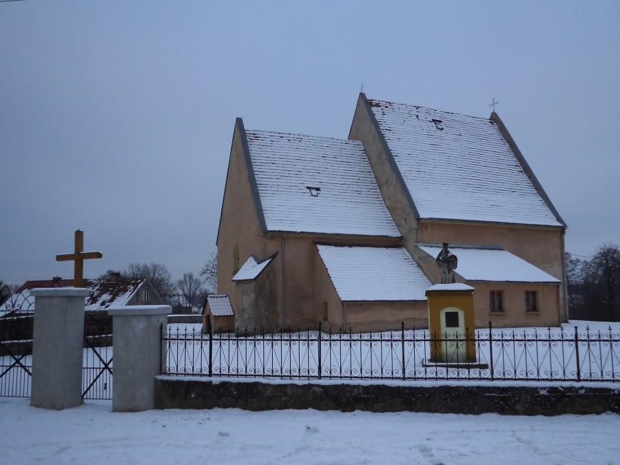 Smutny kościół w Starej Kopernii