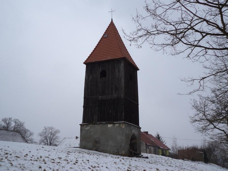 Odosobniona wieża kościelna