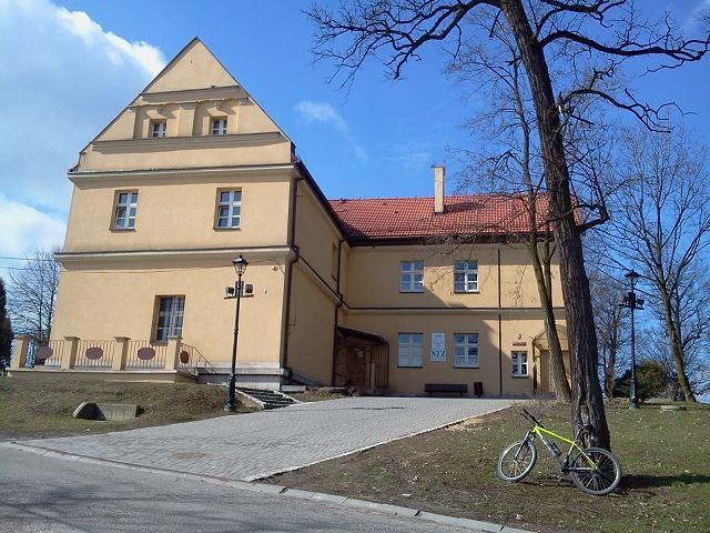 Bzie Zameckie dwór