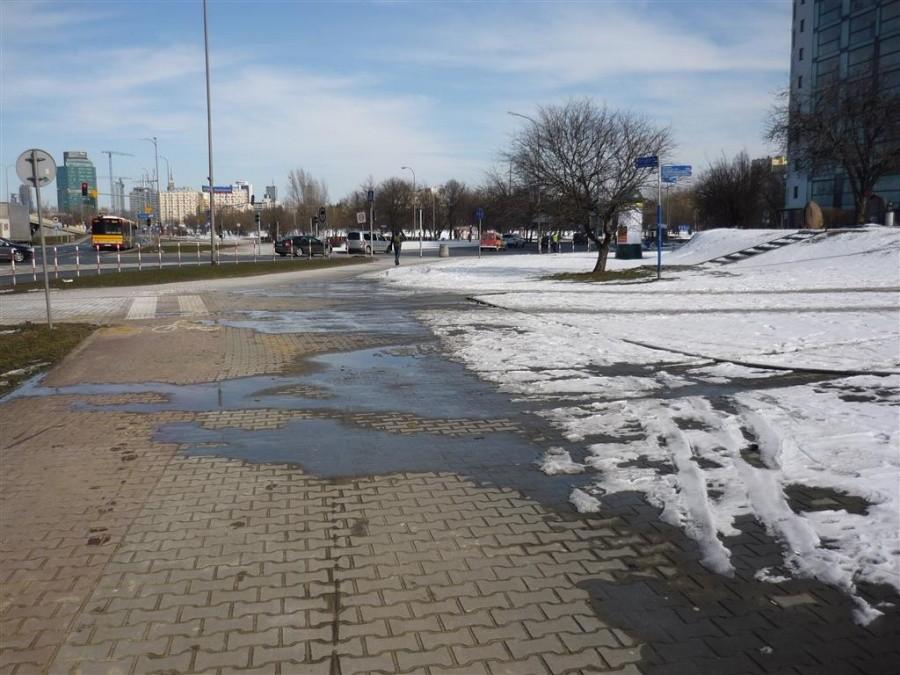 Śnieg topnieje i stopnieć nie może