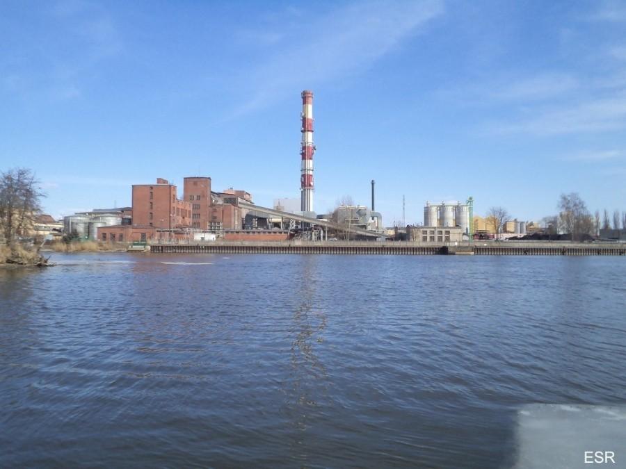 Rzeka Elbląg - widok na elektrociepłownię