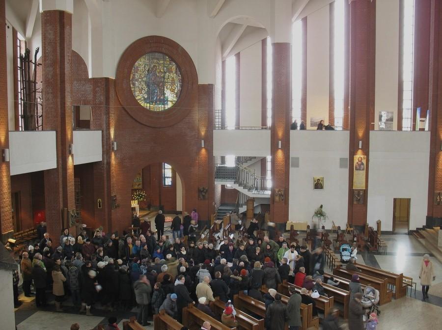 Kościół św. Tomasza Apostoła na Ursynowie przy wsch. wejściu na empory