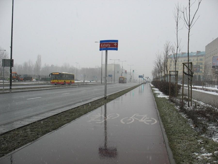 Śnieżna Wielkanoc - al. KEN – zaczyna sypać