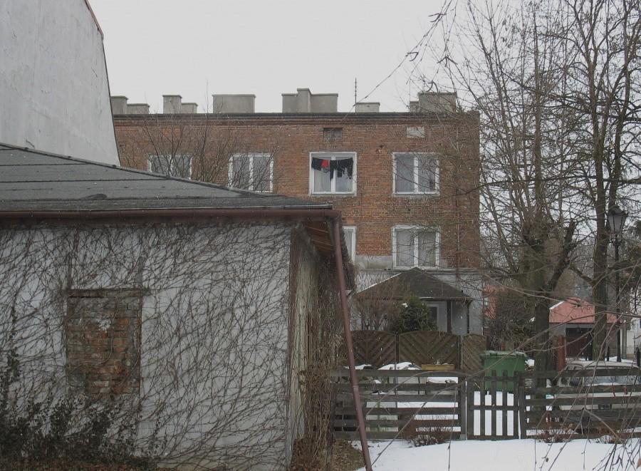 Suszy się wśród płatków śniegu