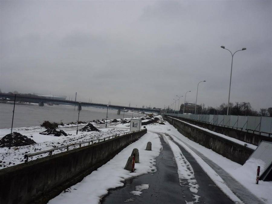 Remont nabrzeża w tle Centrum Stomatologii na Nowym Zjeździe