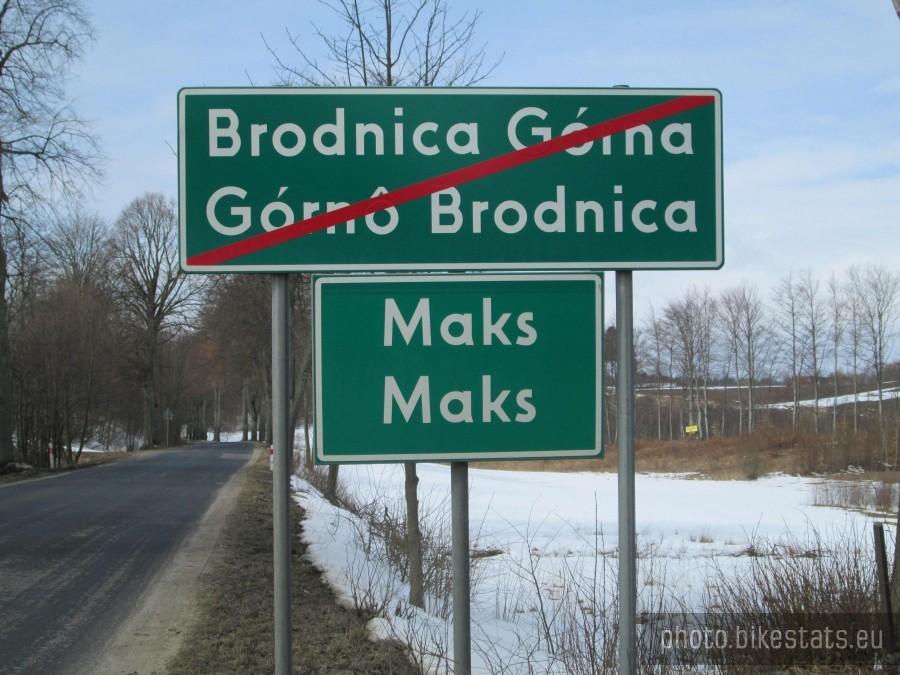 Po polsku i kaszubsku.