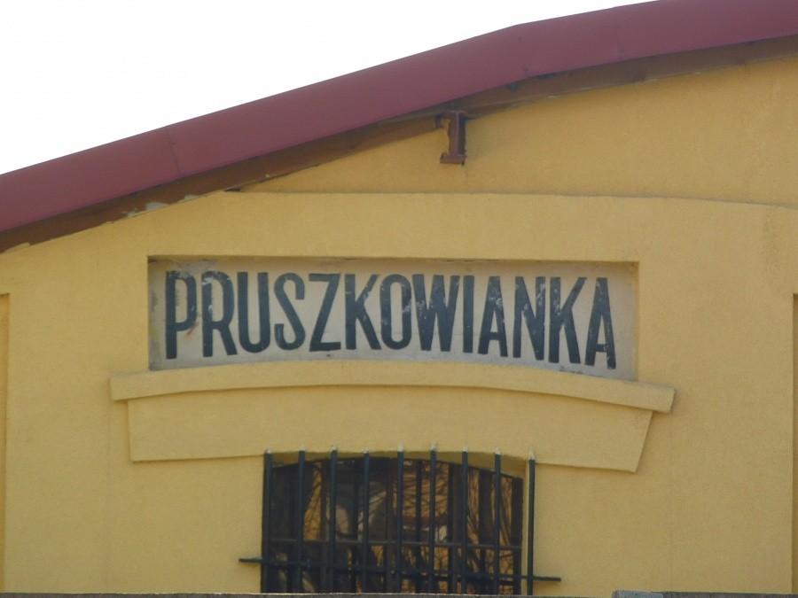Pruszkowianka. Deweloperzy coraz intensywniej czyszczą zabytkową poprzemysłową zabudowę Pruszkowa. Szkoda :/