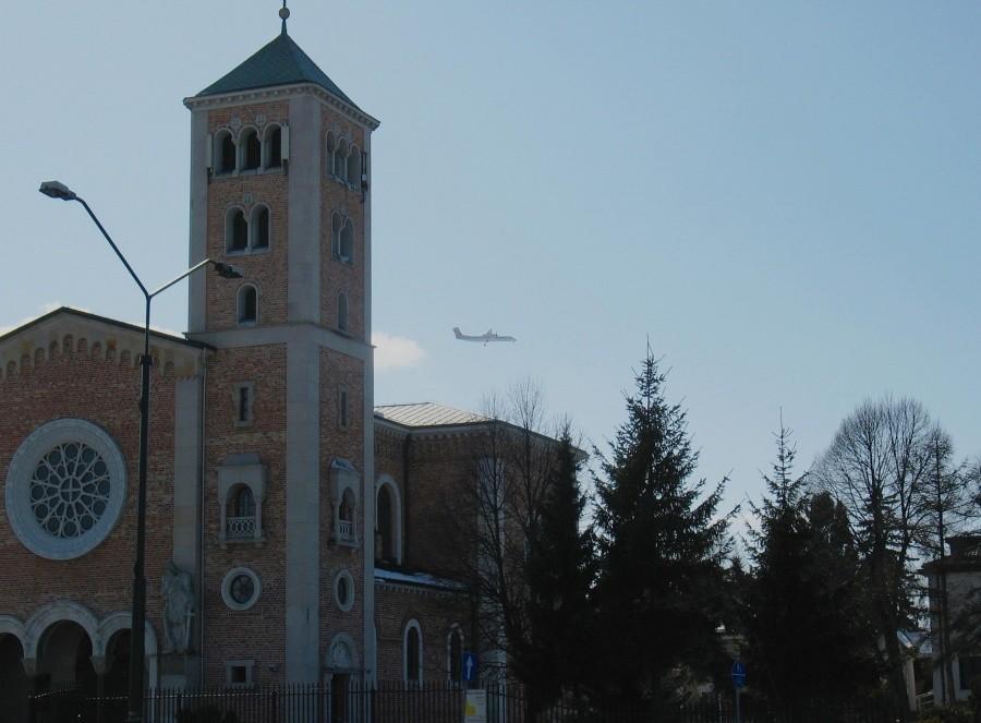 Kościół i bombardier