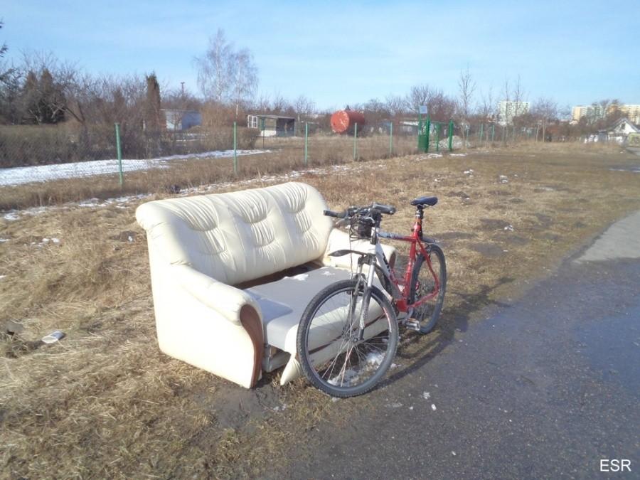 Przyczajówka do kanapy