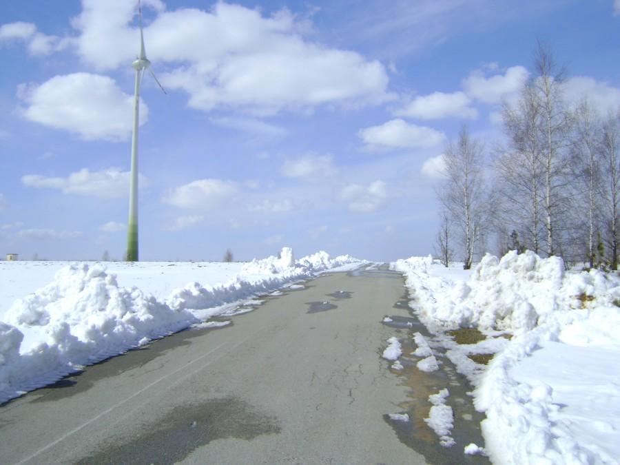 Końcowy etap podjazdu w Sławnie w zimowej scenerii