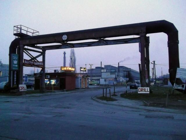 Witamy w Las Vegas :D W tle zakłady garbarskie, a po drugiej stronie ulicy giełda owocowo-warzywna