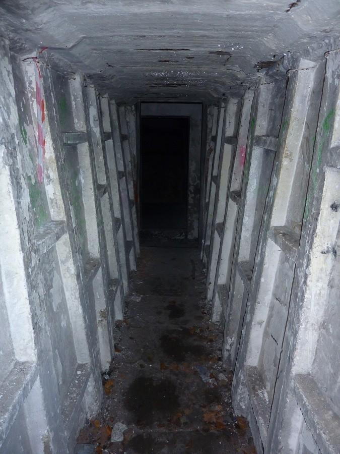 Wnętrze jednego ze schronów