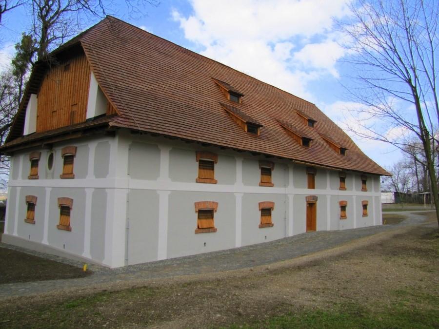 Dom w parku zamkowym w Raduniu