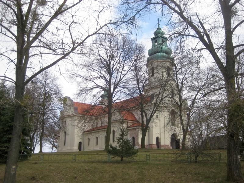Dąbrówka Kościelna - Sanktuarium Matki Bożej Dąbrowieckiej