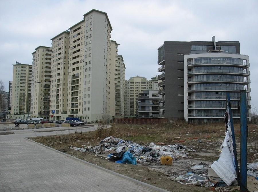Ponure blokowisko przy Dworcu Południowym