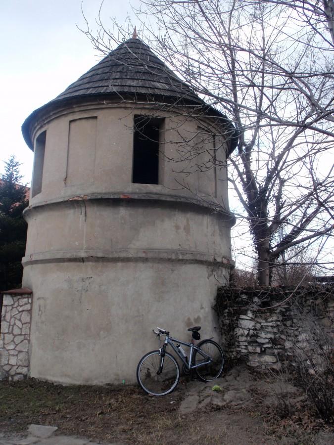 Osiemnastowieczna baszta. Żarki.