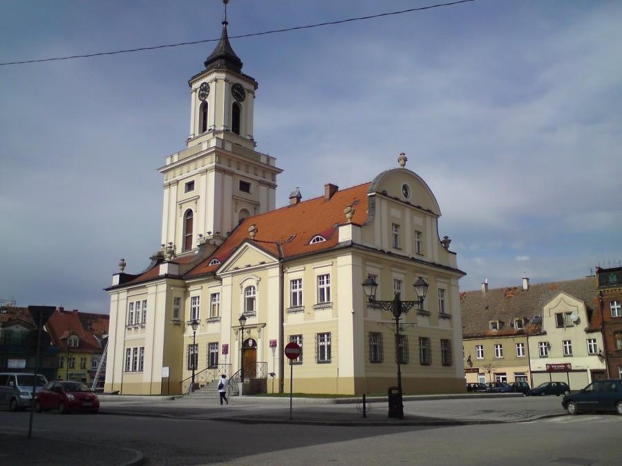 Świebodzice - ratusz w rynku