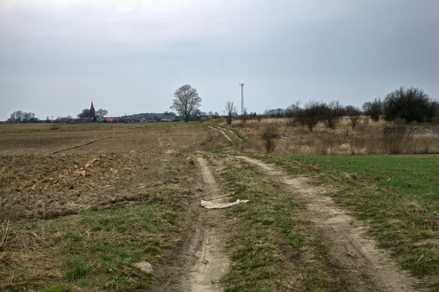 po 4 kilometrach dotarłem do twardej drogi do Sadłowa :D