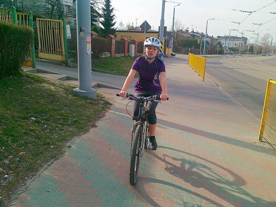 Żona na rowerku - po baaaaardzo długiej przerwie.