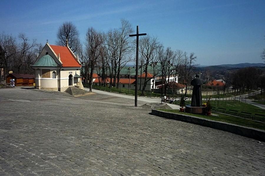 Przed Sanktuarium