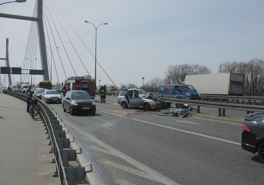Groźnie wyglądający wypadek, na szczęście bez ofiar