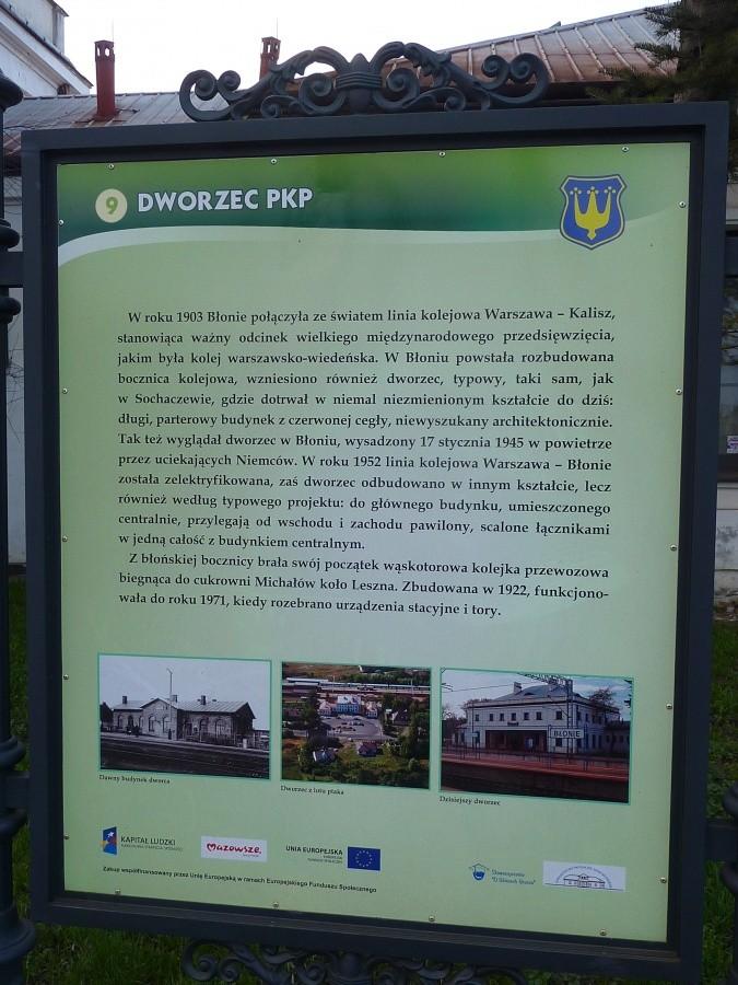 Tablica przy dworcu