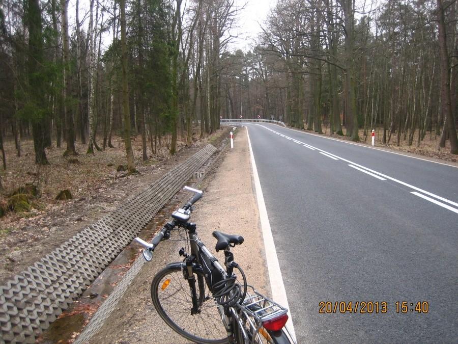 wyremontowana droga ne 907 Koszęcin-Boronów - szkoda, że nie przewidzieli ścieżki rowerowej - czyli odstawili chałę