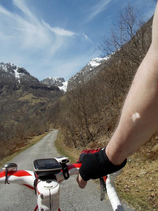 Tour przez Valle Verzasca