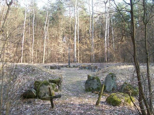 Cmentarz na Różance jeszcze w barwach przedwiośnia