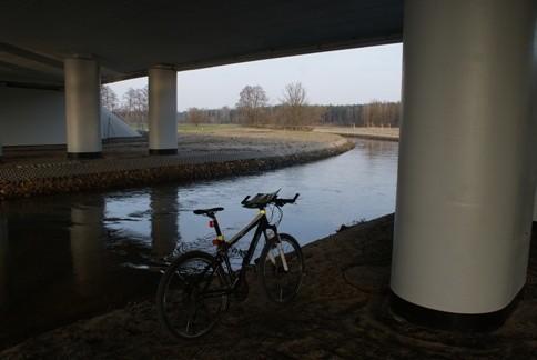 nad Wolbórką, pod S8, na konnym szlaku