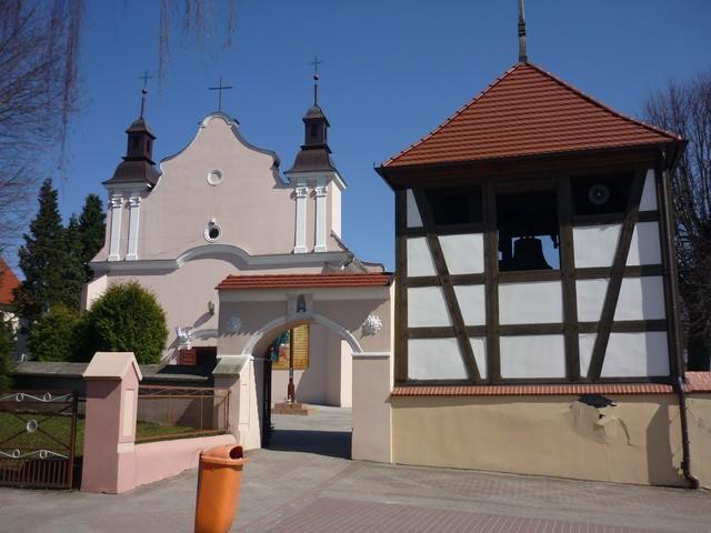 Późnobarokowy kościół Najświętszej Maryi Panny i szachulcowa dzwonnica z XVIII wieku w Wysokiej