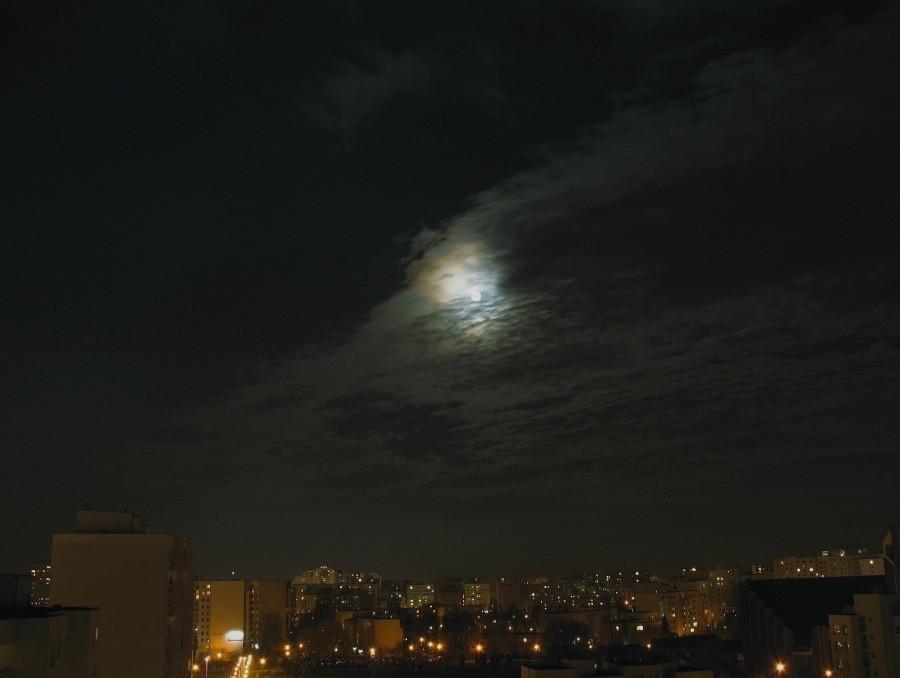 Księżyc nad Ursynowem
