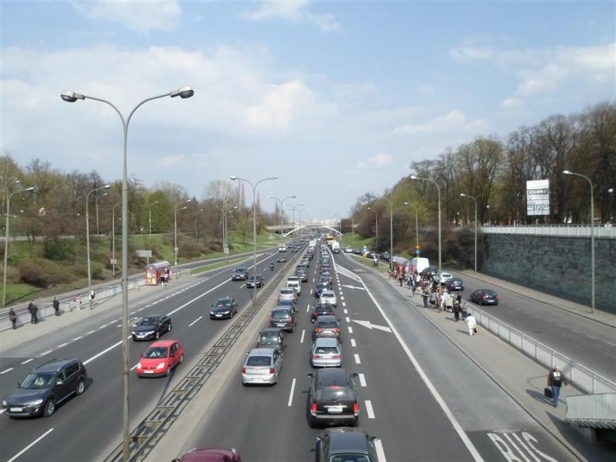 Trasa Łazienkowska już stoi, długi weekend.