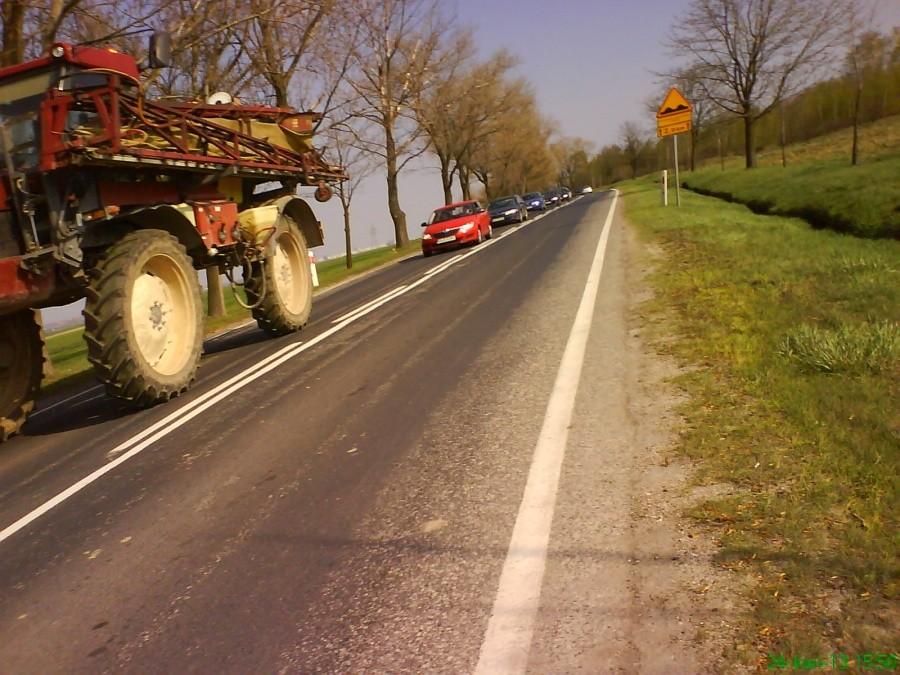 Słyszałem o traktorach sadowniczych, ale nigdy nie widziałem, a już na pewno nie na drodze krajowej (94)!