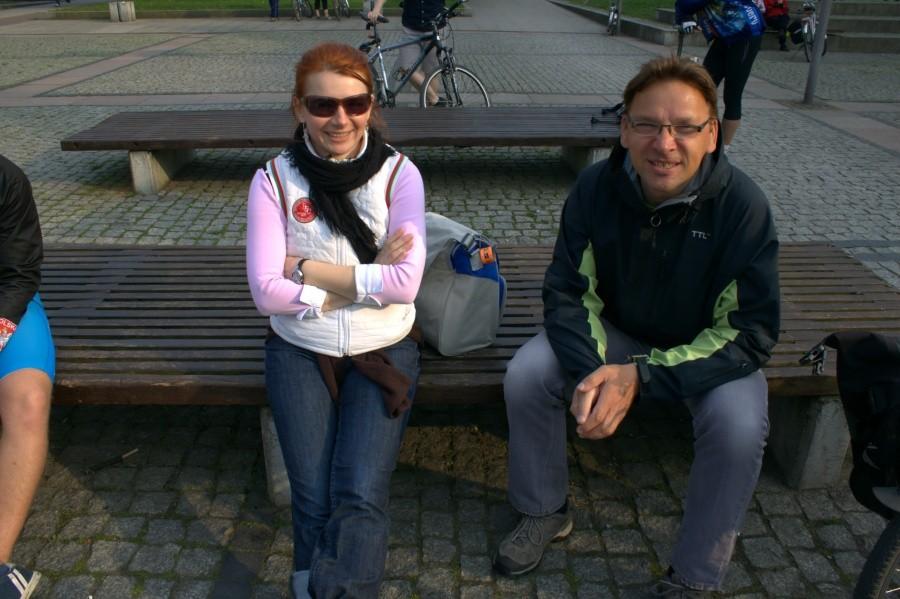 Basia i Krzysiek na Placu Lotników