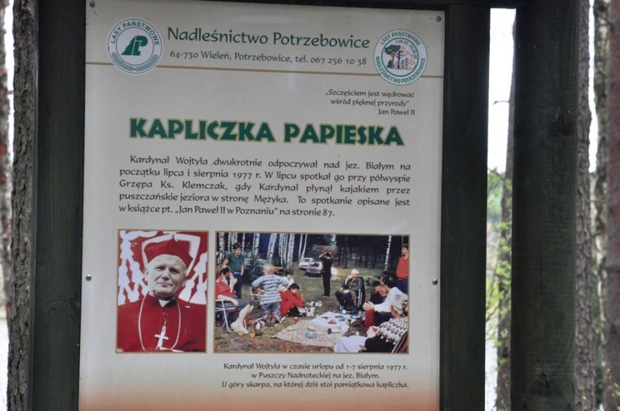 Kapliczka Papieska - tablica informacyjna