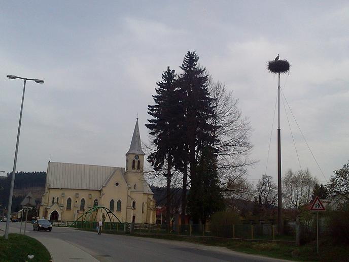 Kościół i bociek w Rakovej