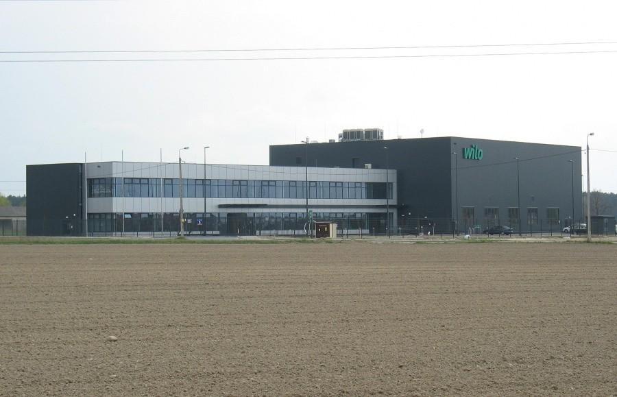 Z daleka napis wyglądał zachęcająco – ale to nie wino